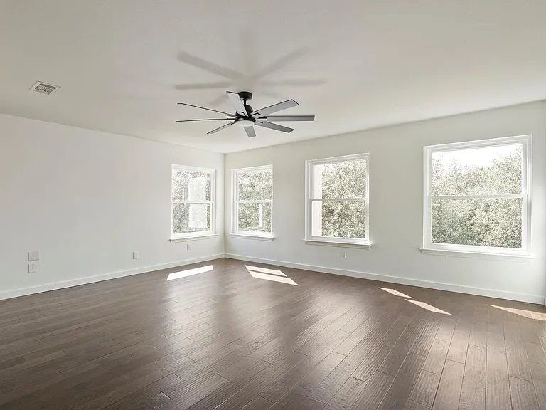 Original room photo